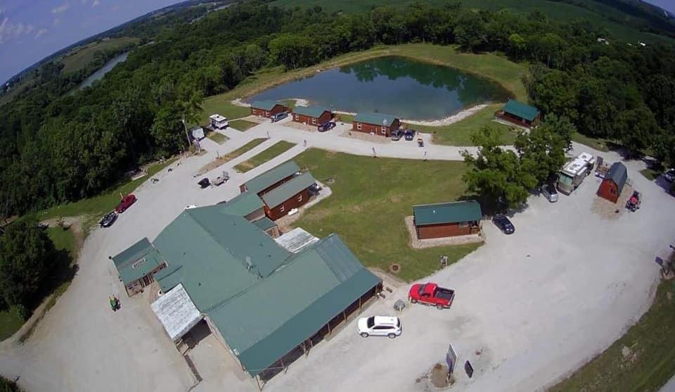 Country Cabins Hotel Chariton ภายนอก รูปภาพ