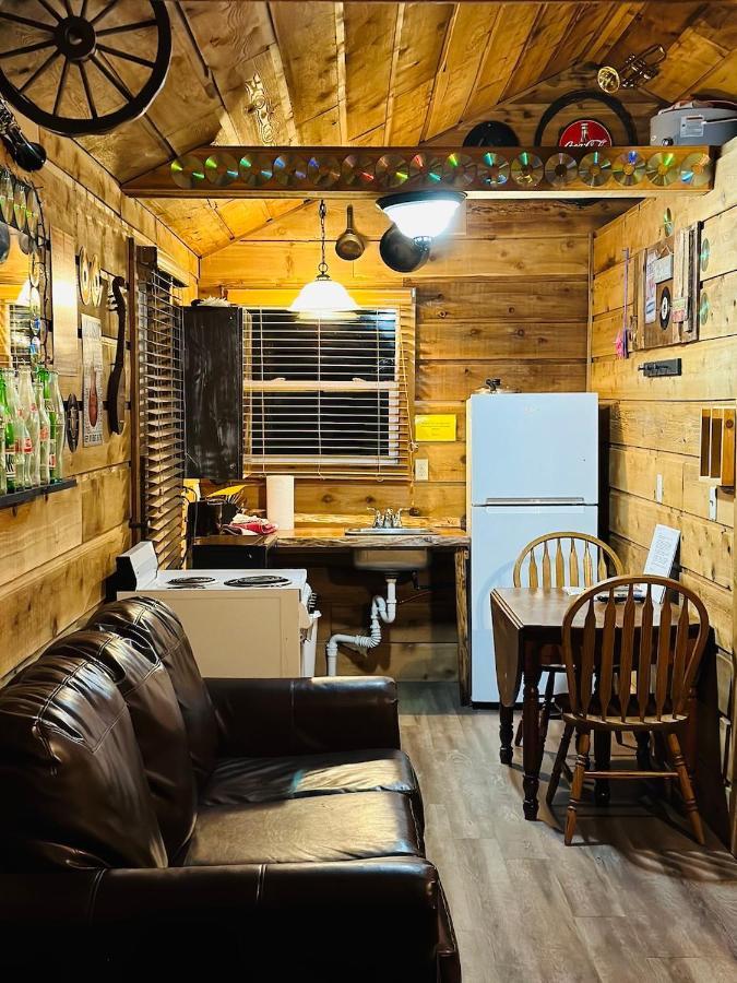 Country Cabins Hotel Chariton ภายนอก รูปภาพ