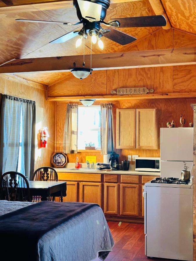 Country Cabins Hotel Chariton ภายนอก รูปภาพ