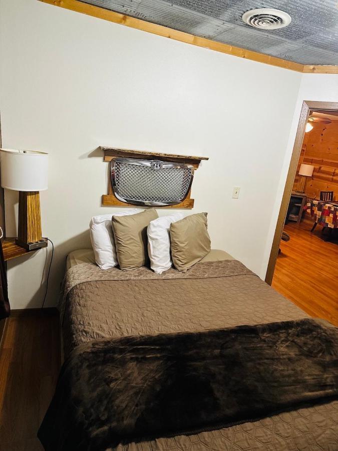 Country Cabins Hotel Chariton ภายนอก รูปภาพ