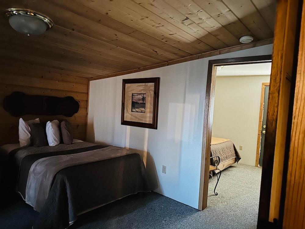Country Cabins Hotel Chariton ภายนอก รูปภาพ