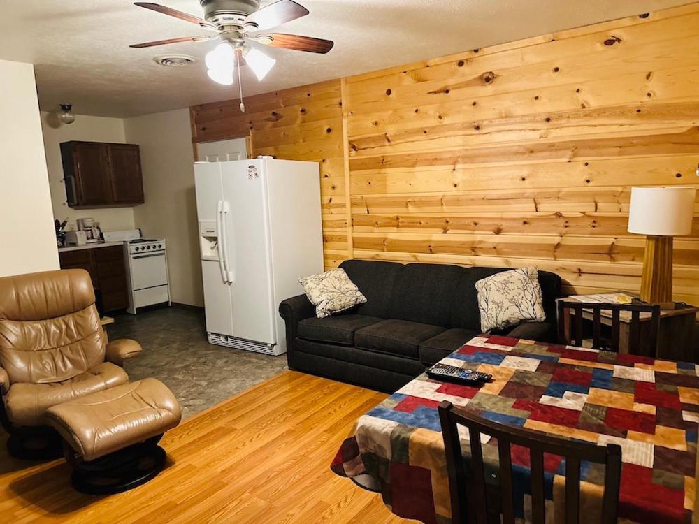 Country Cabins Hotel Chariton ภายนอก รูปภาพ