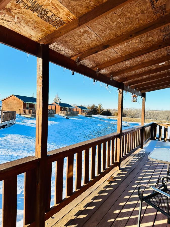 Country Cabins Hotel Chariton ภายนอก รูปภาพ