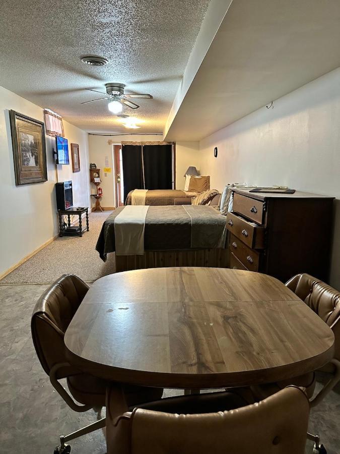 Country Cabins Hotel Chariton ภายนอก รูปภาพ