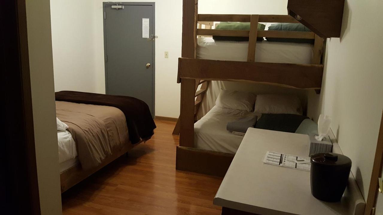 Country Cabins Hotel Chariton ภายนอก รูปภาพ