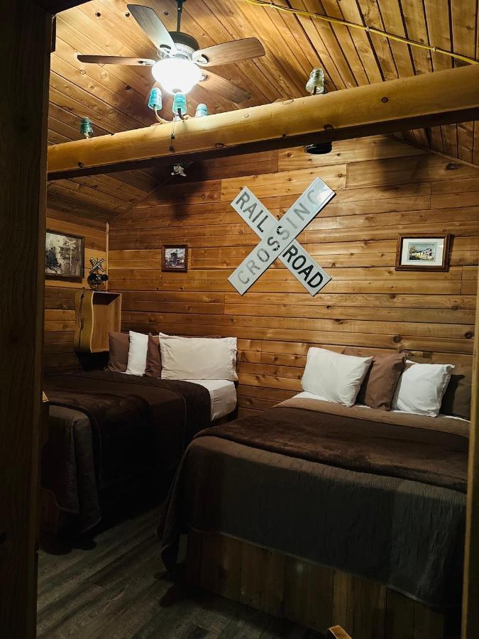 Country Cabins Hotel Chariton ภายนอก รูปภาพ